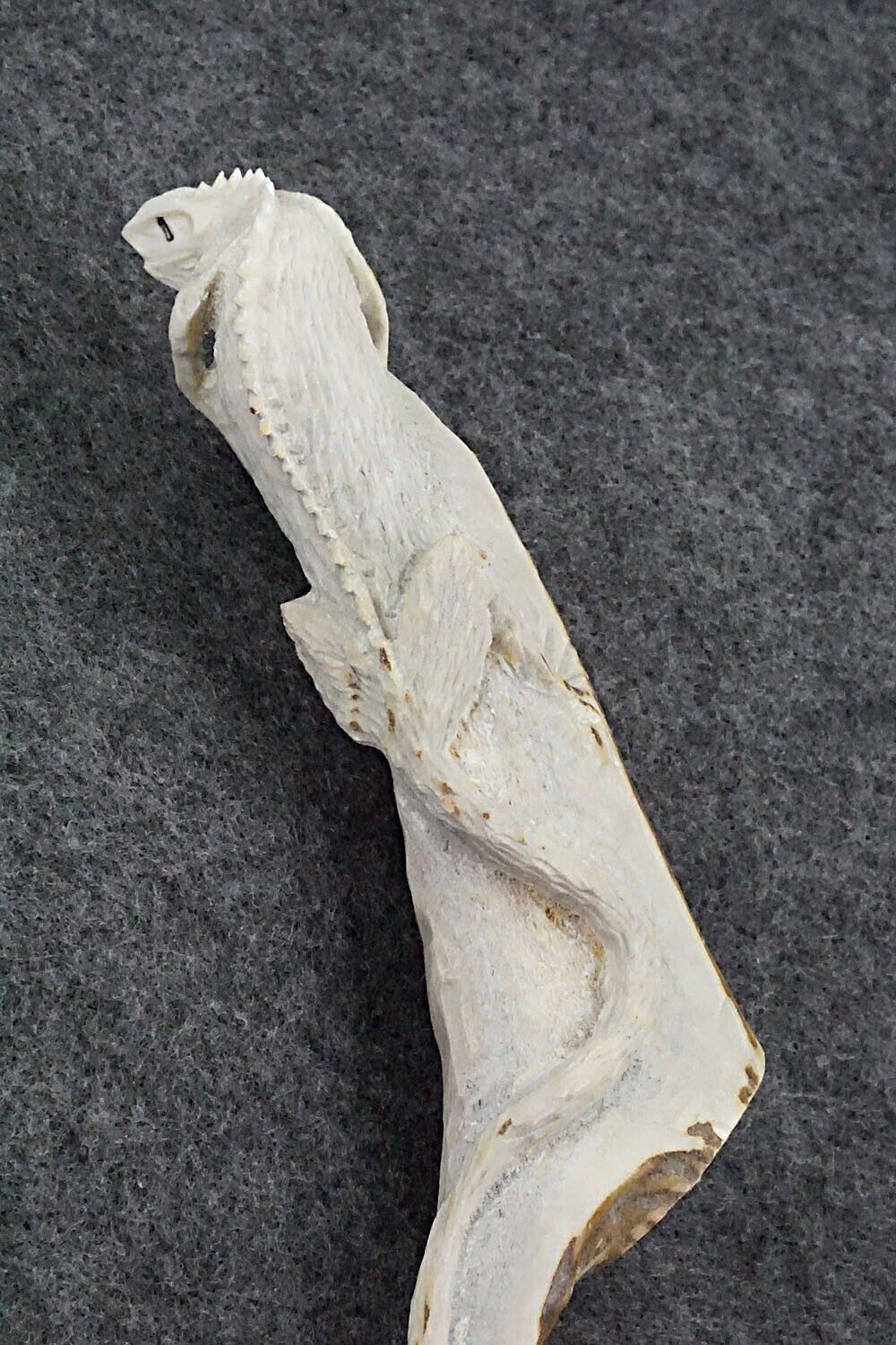 Iguana Zuni Fetish Carving - Lewis Malie Jr.