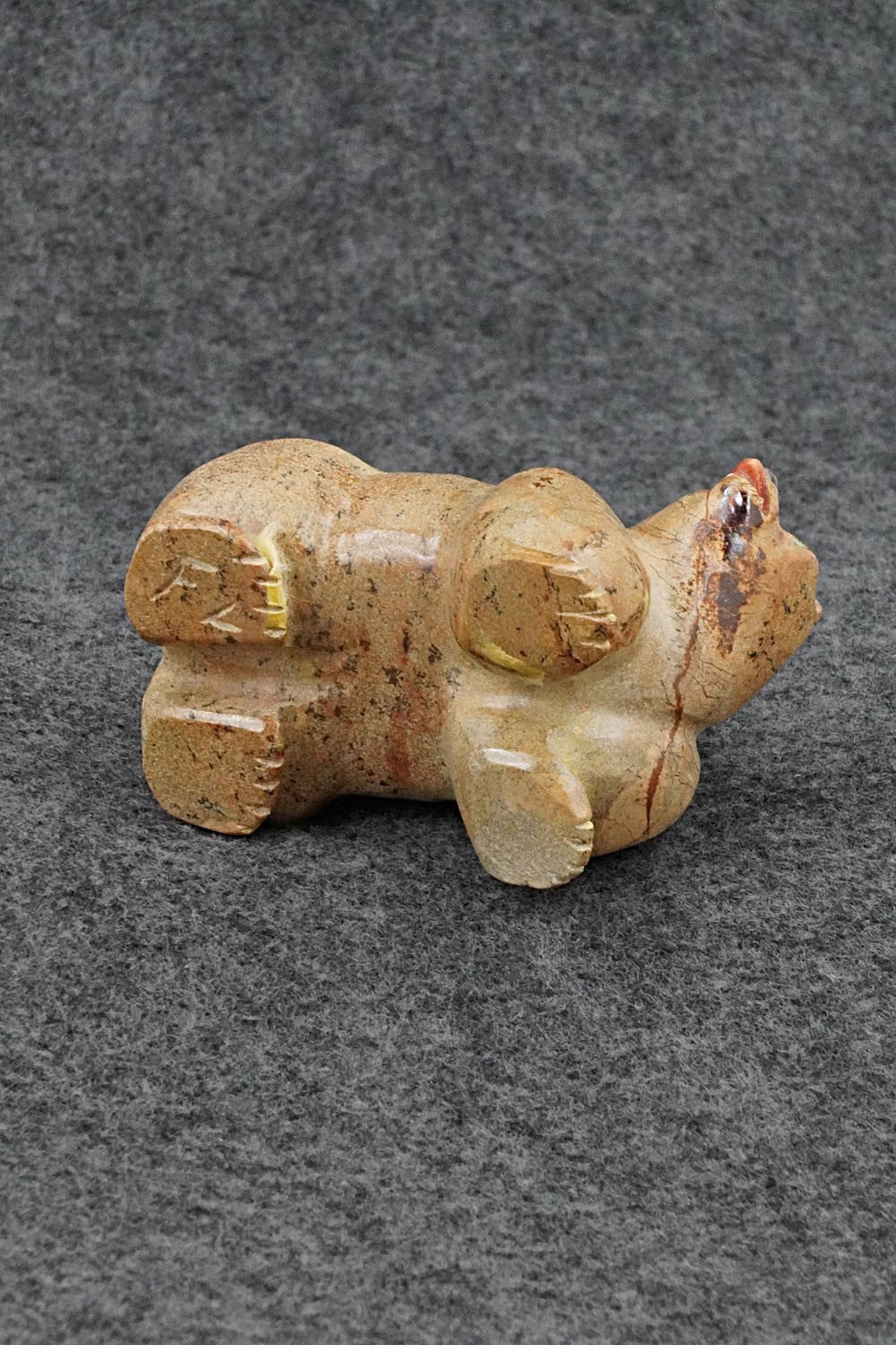 Bear Zuni Fetish Carving - Freddie Leekya