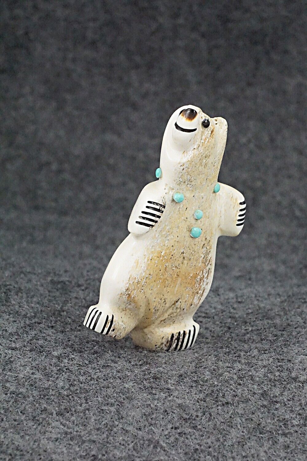 Bear Zuni Fetish Carving - Claudia Peina