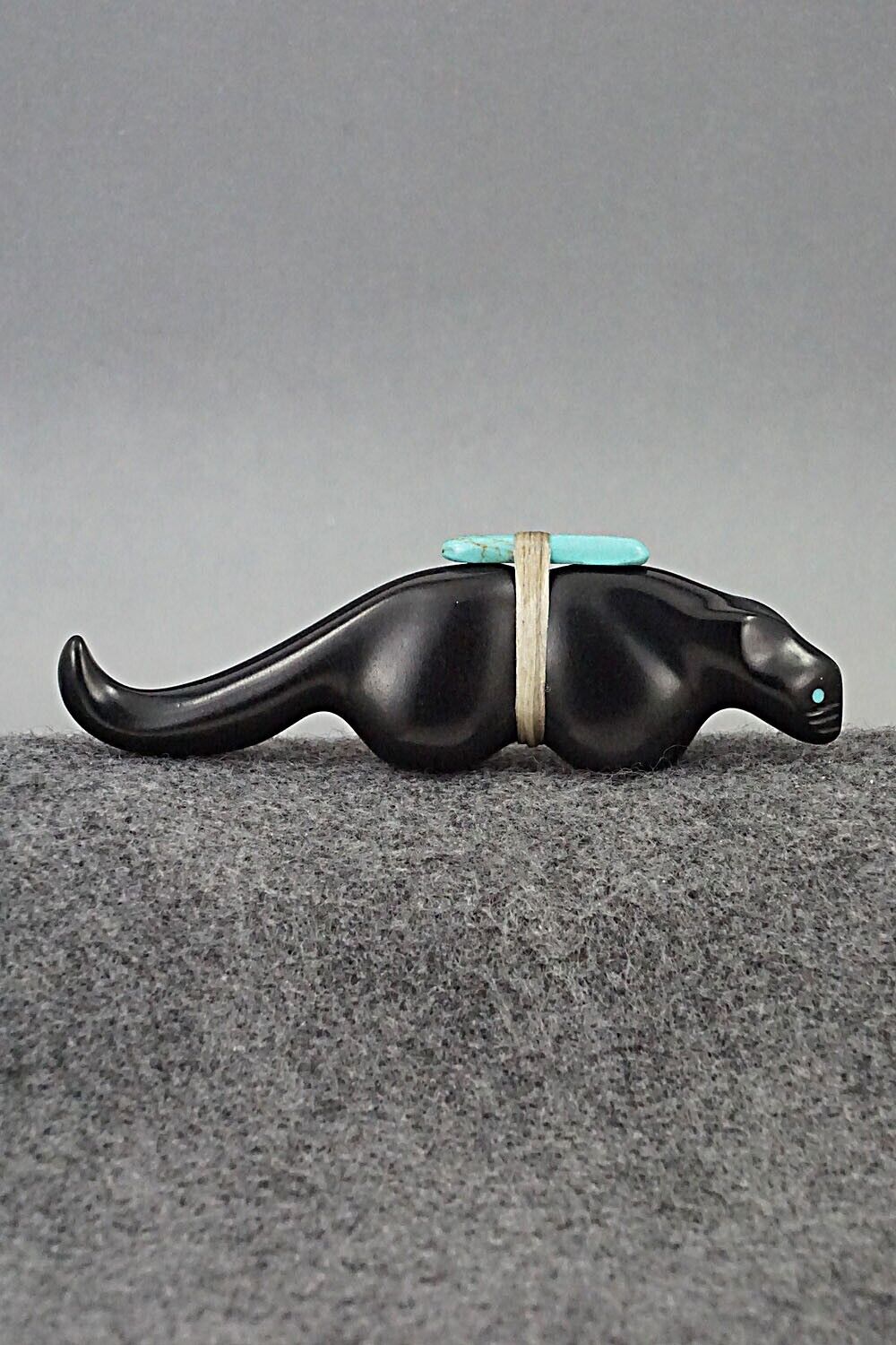 Mountain Lion Zuni Fetish Carving - Herbert Halate