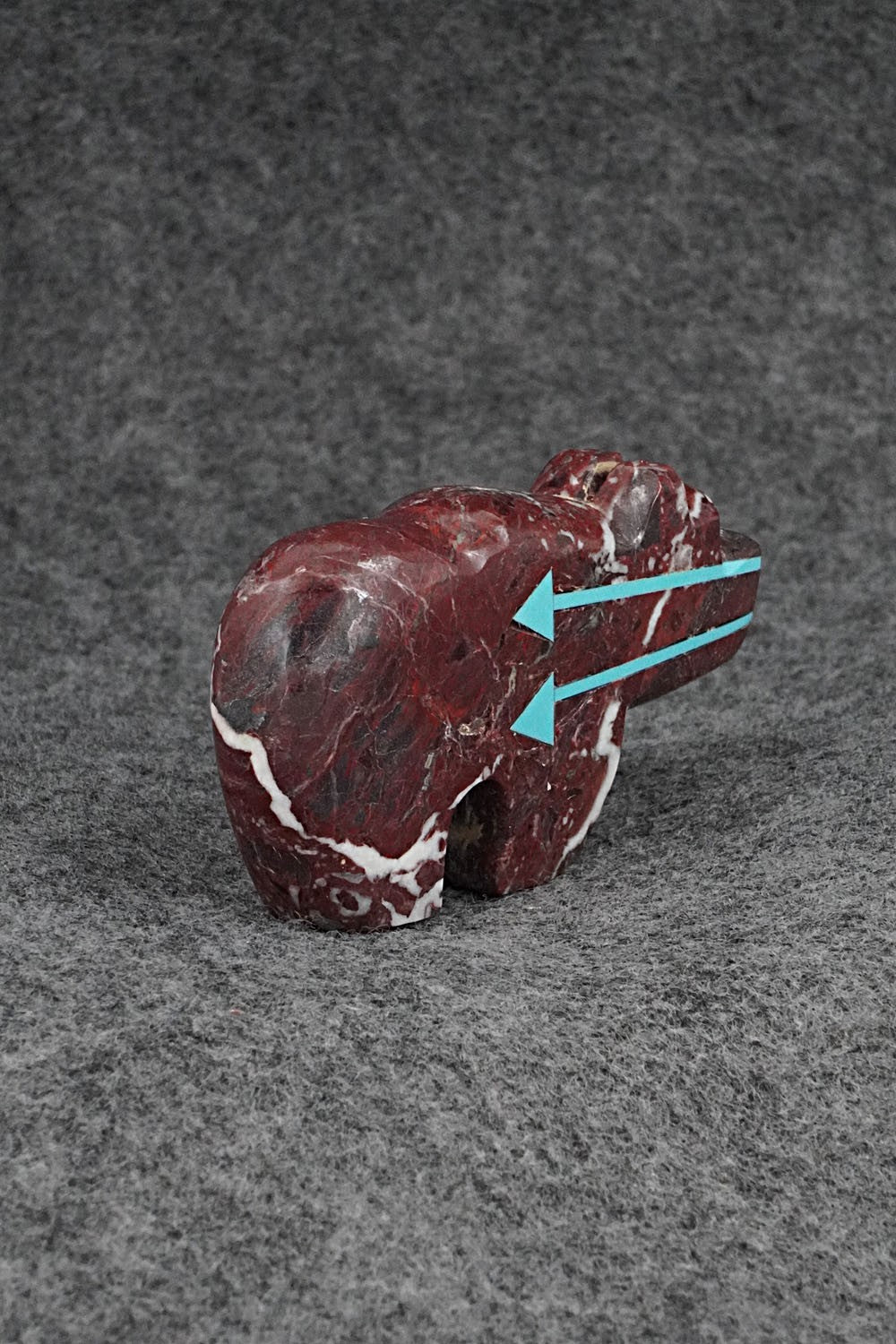 Bear Zuni Fetish Carving - Bernard Laiwakete