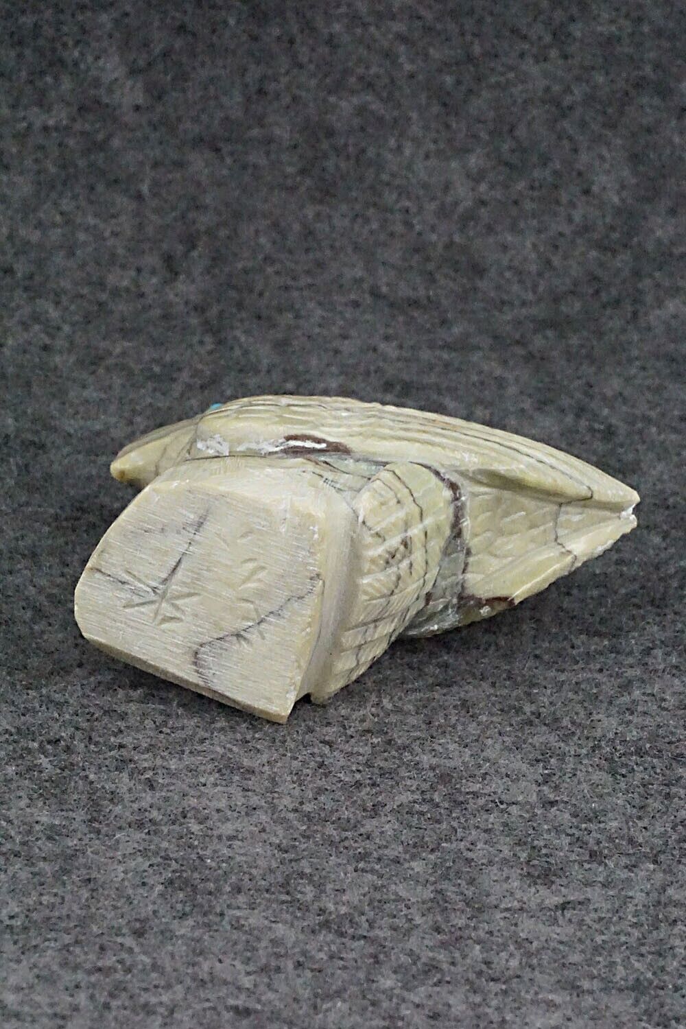 Eagle Zuni Fetish Carving - Derrick Kaamasee