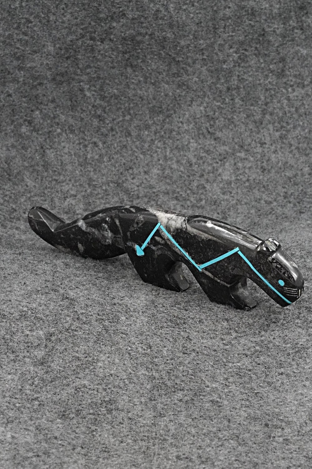 Mountain Lion Zuni Fetish Carving - Kenric Laiwakete