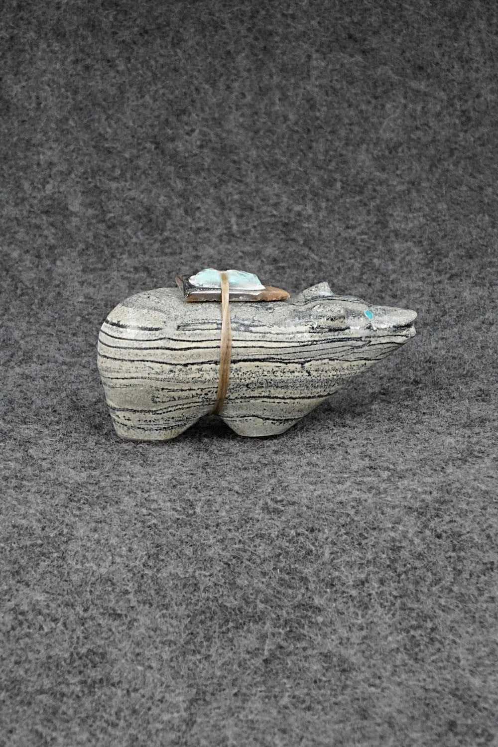 Bear Zuni Fetish Carving - Delvin Leekya