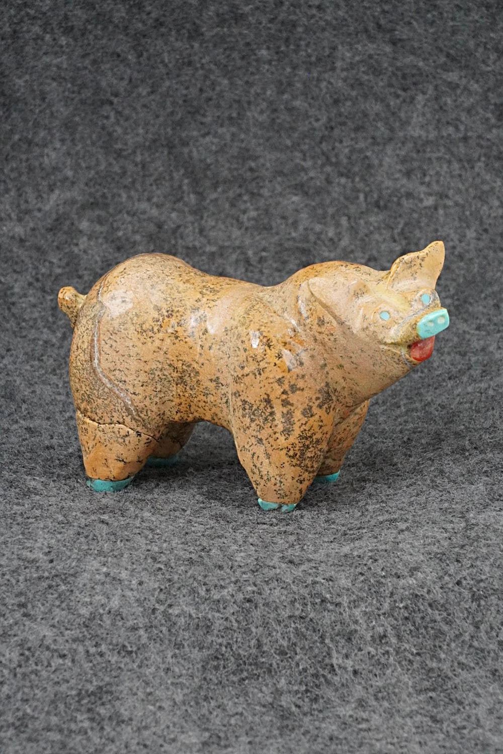 Pig Zuni Fetish Carving - Freddie Leekya