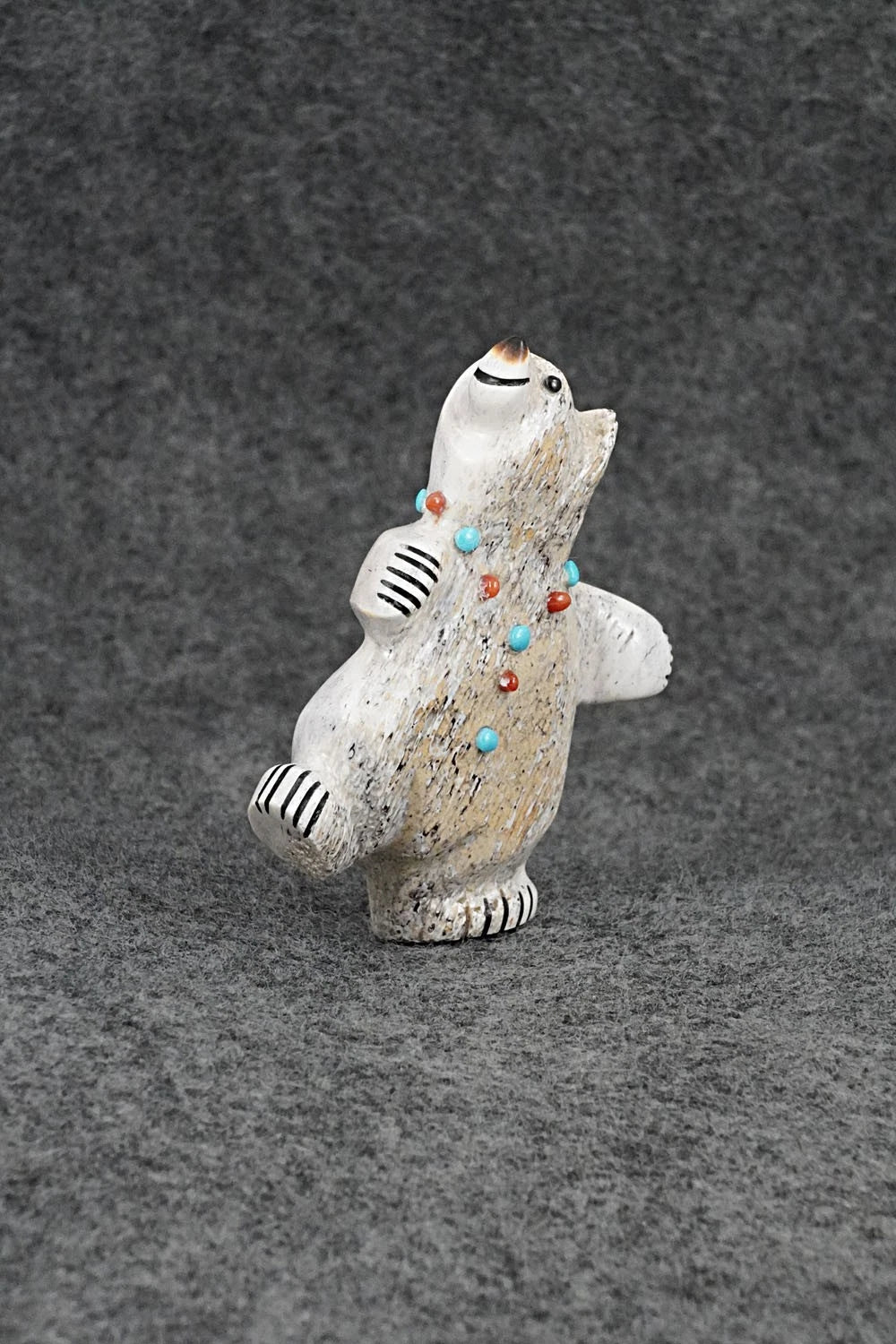 Bear Zuni Fetish Carving - Claudia Peina
