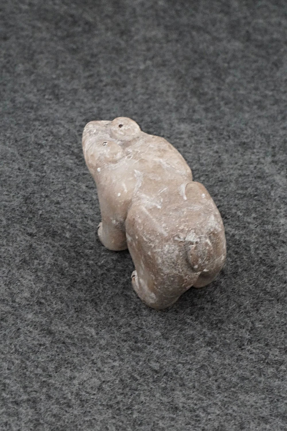 Bear Zuni Fetish Carving - Rick Kallestewa