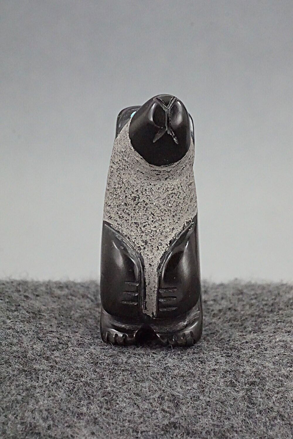 Bear Zuni Fetish Carving - Reynold Lunasee