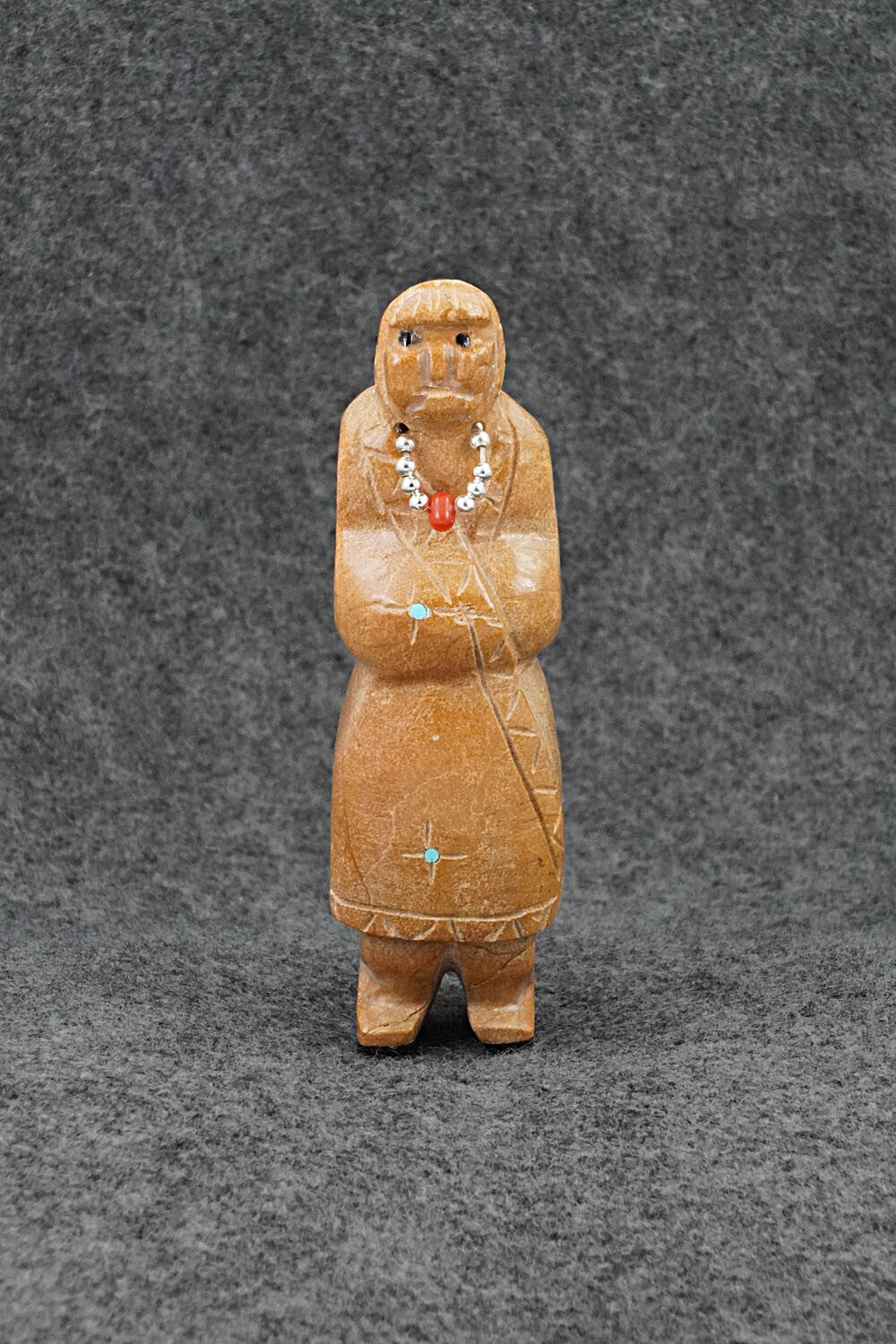 Zuni Woman Zuni Fetish Carving - Freddie Leekya