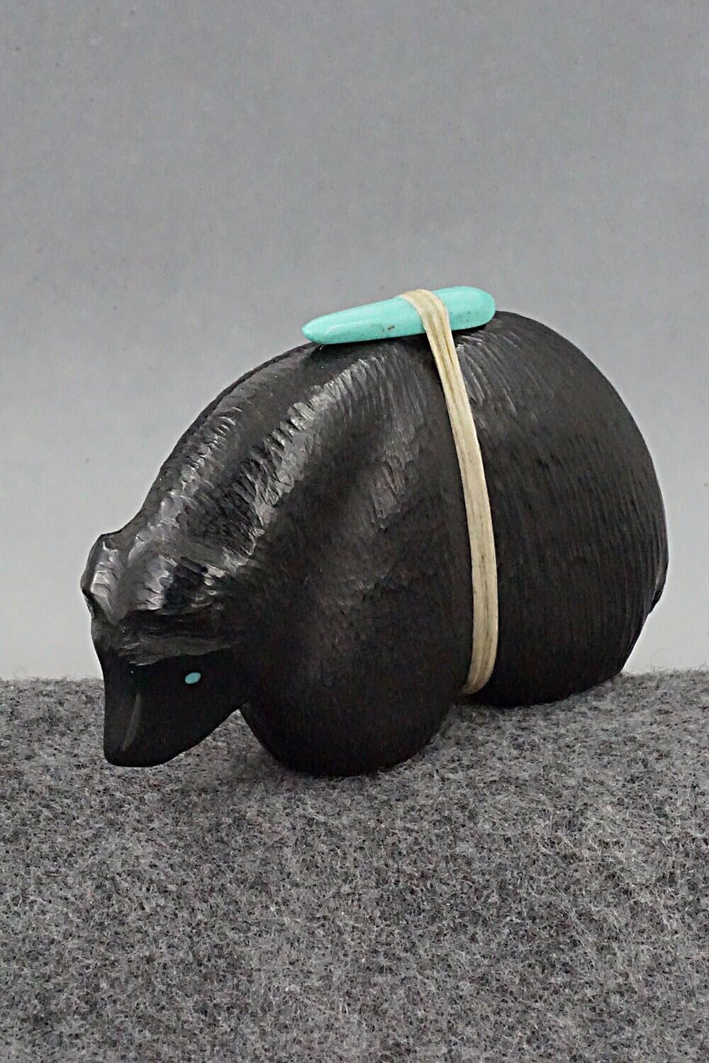 Bear Zuni Fetish Carving - Herbert Halate