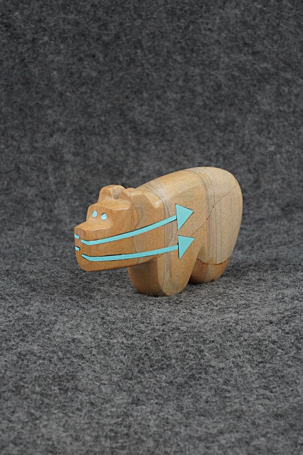 Bear Zuni Fetish Carving - Bernard Laiwakete