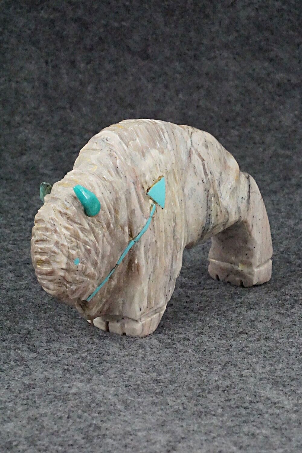 Buffalo Zuni Fetish Carving - Kevin Quam
