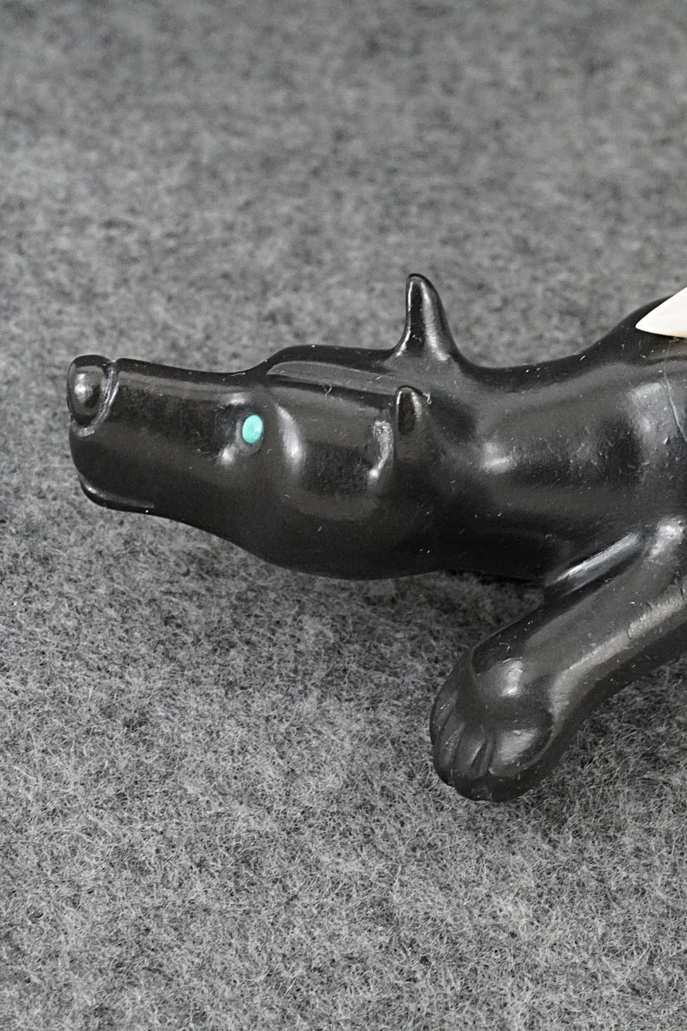 Wolf Zuni Fetish Carving - Albert Eustace