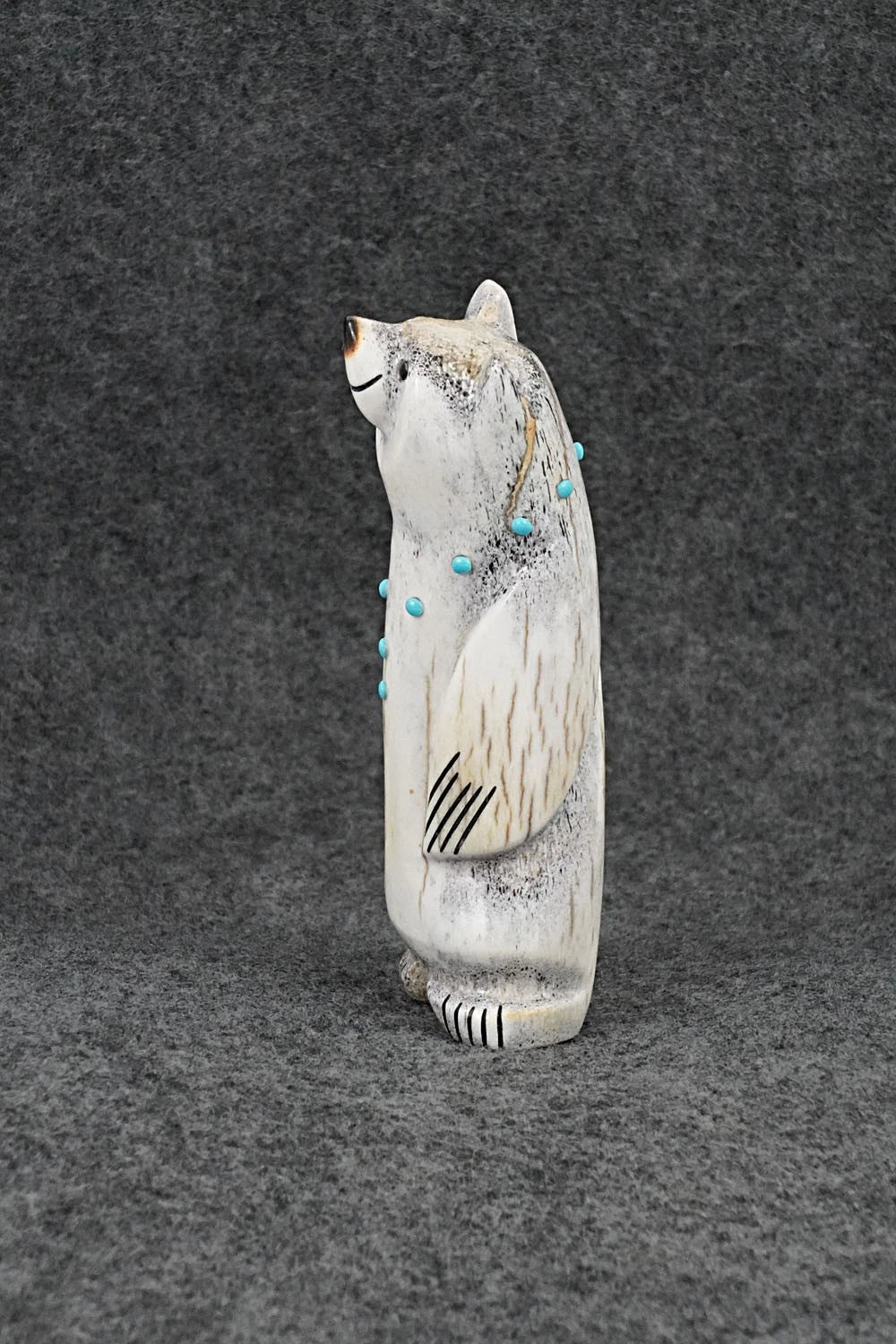 Bear Zuni Fetish Carving - Claudia Peina