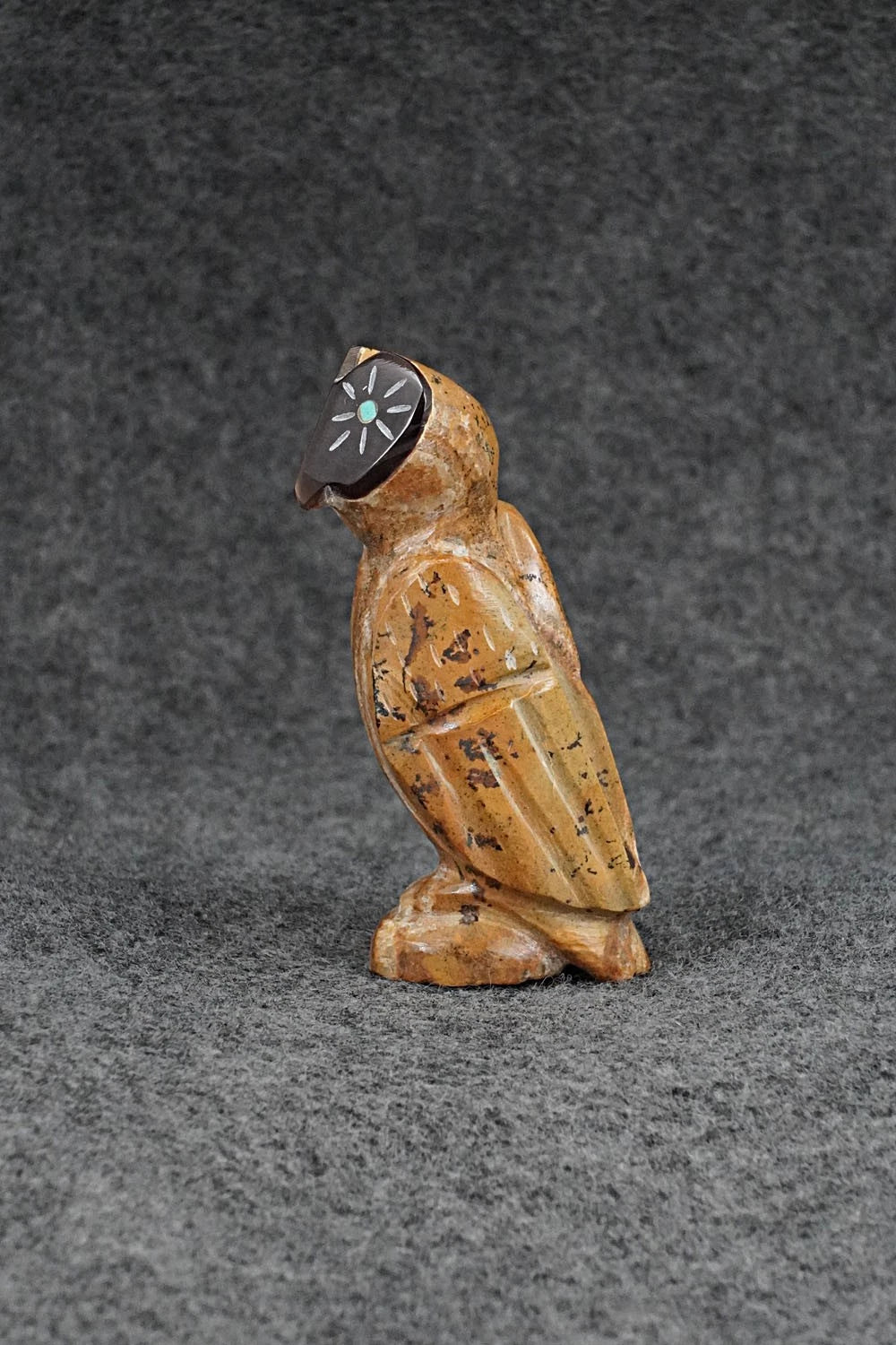 Owl Zuni Fetish Carving - Enrike Leekya