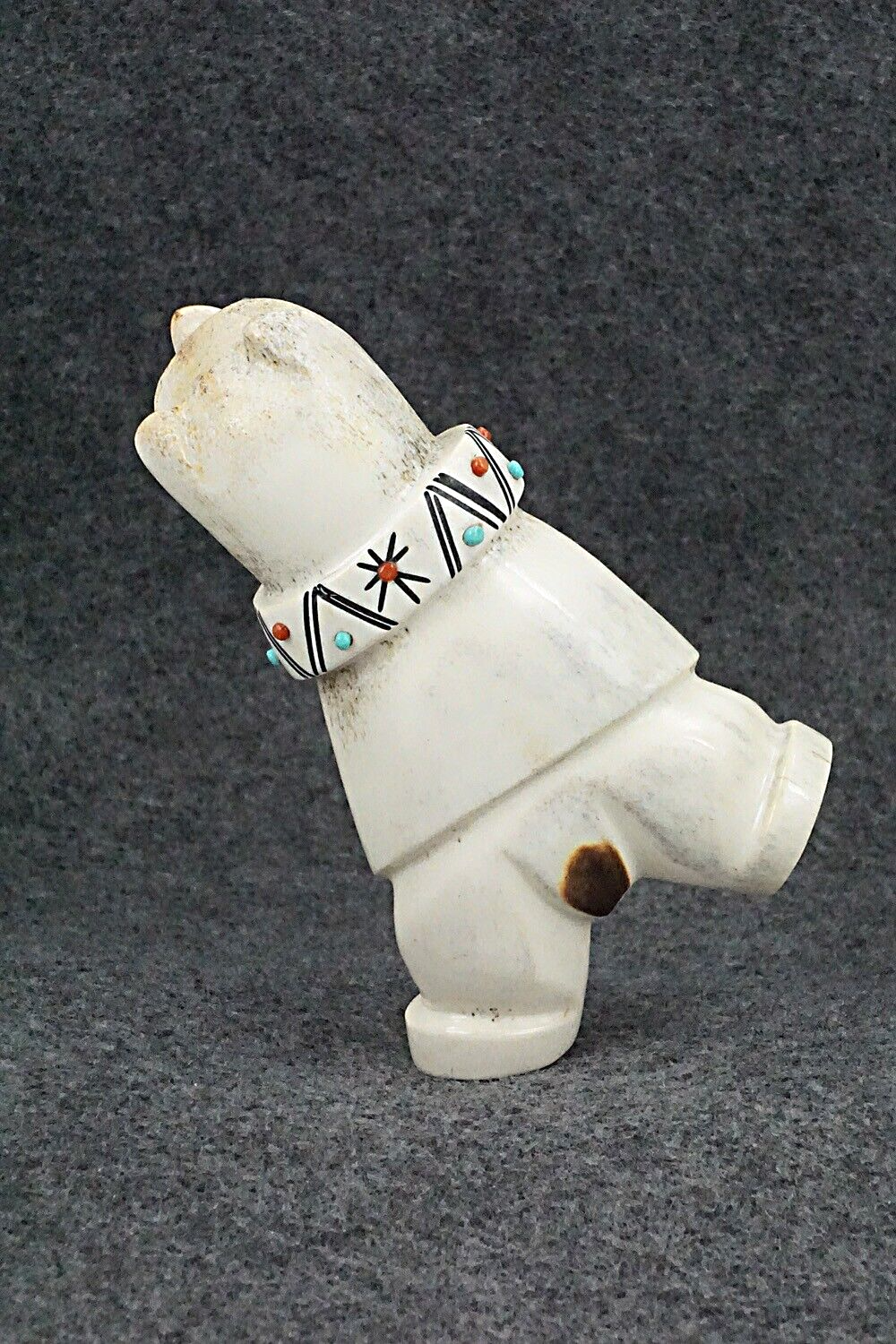 Bear Zuni Fetish Carving - Claudia Peina