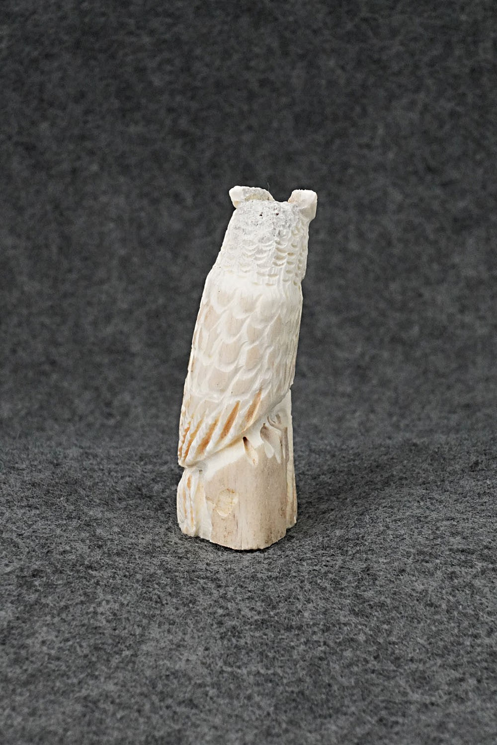 Owl Zuni Fetish Carving - Elton Kaamasee