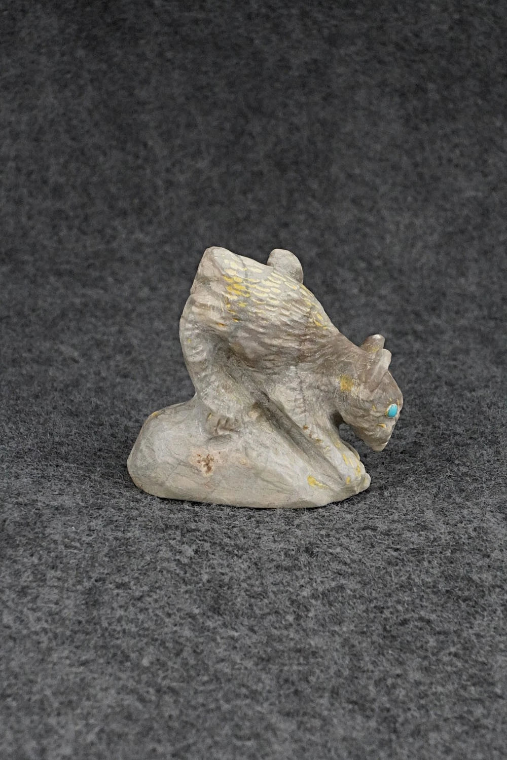 Mountain Lion Zuni Fetish Carving - Wilfred Cheama