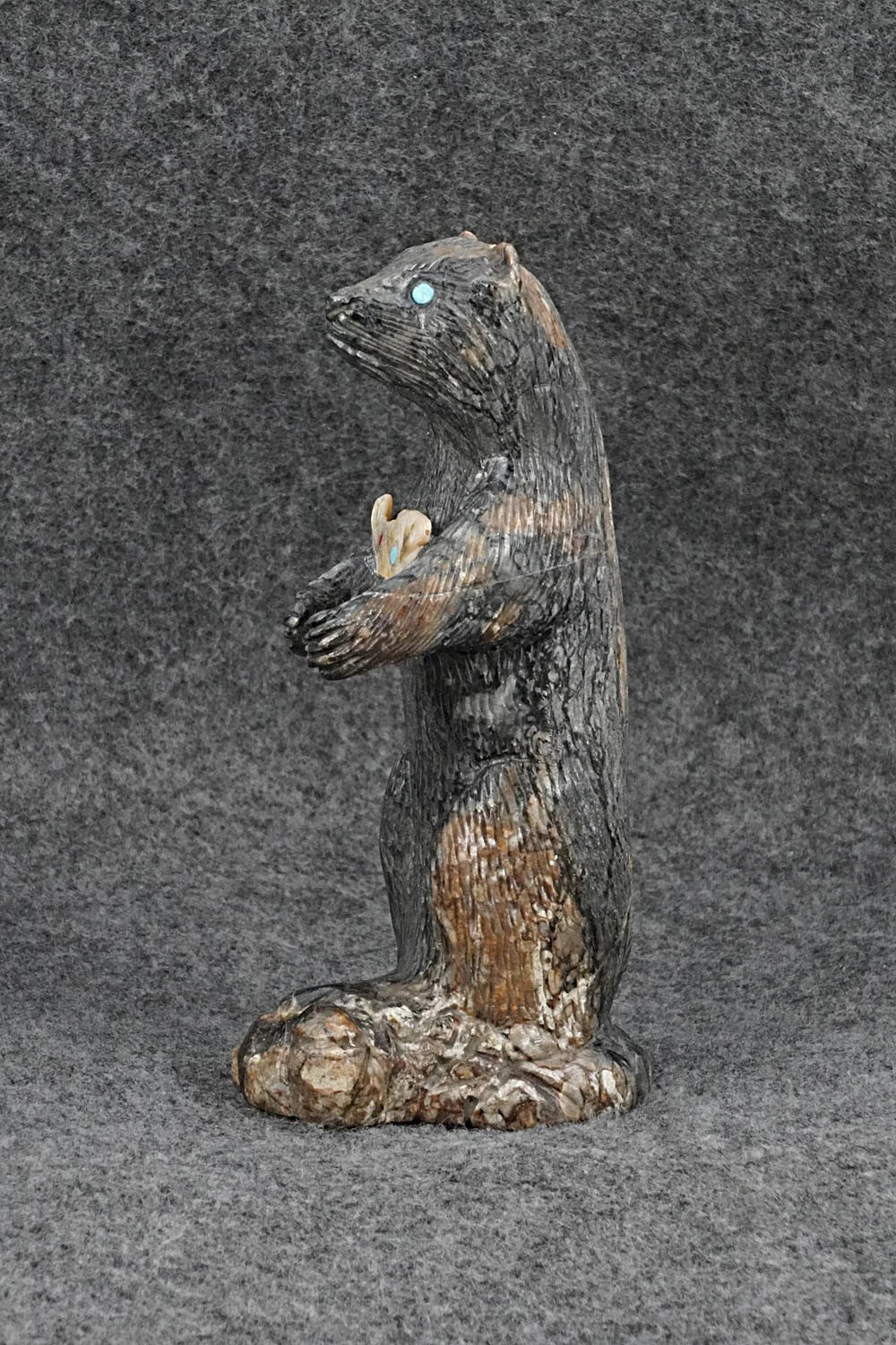 Bear Zuni Fetish Carving - Lance Cheama