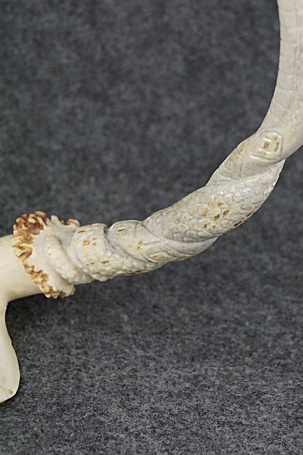 Rattlesnakes Zuni Fetish Carving - Maxx Laate