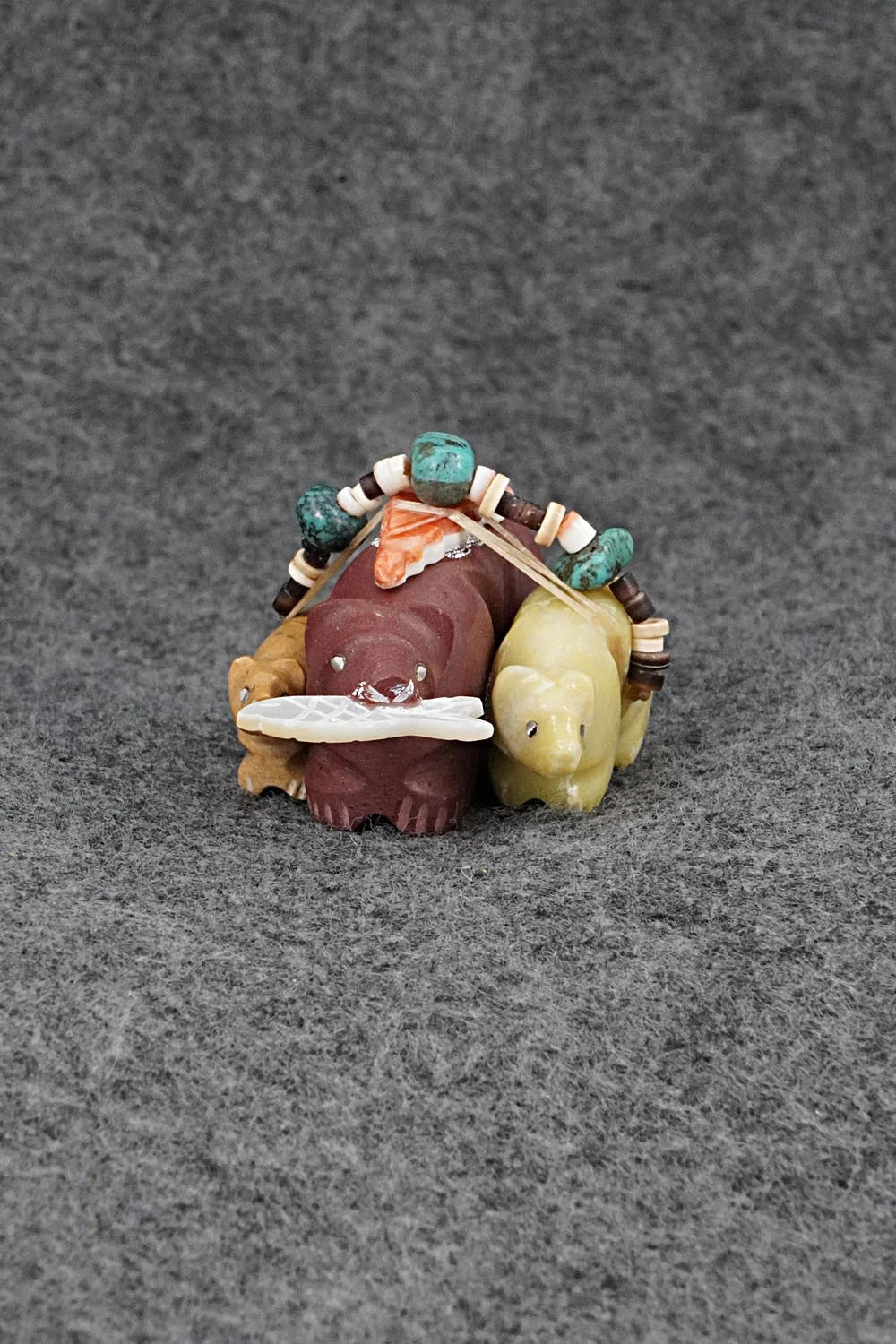 Bear Zuni Fetish Carving - Daisy Rose Leonard