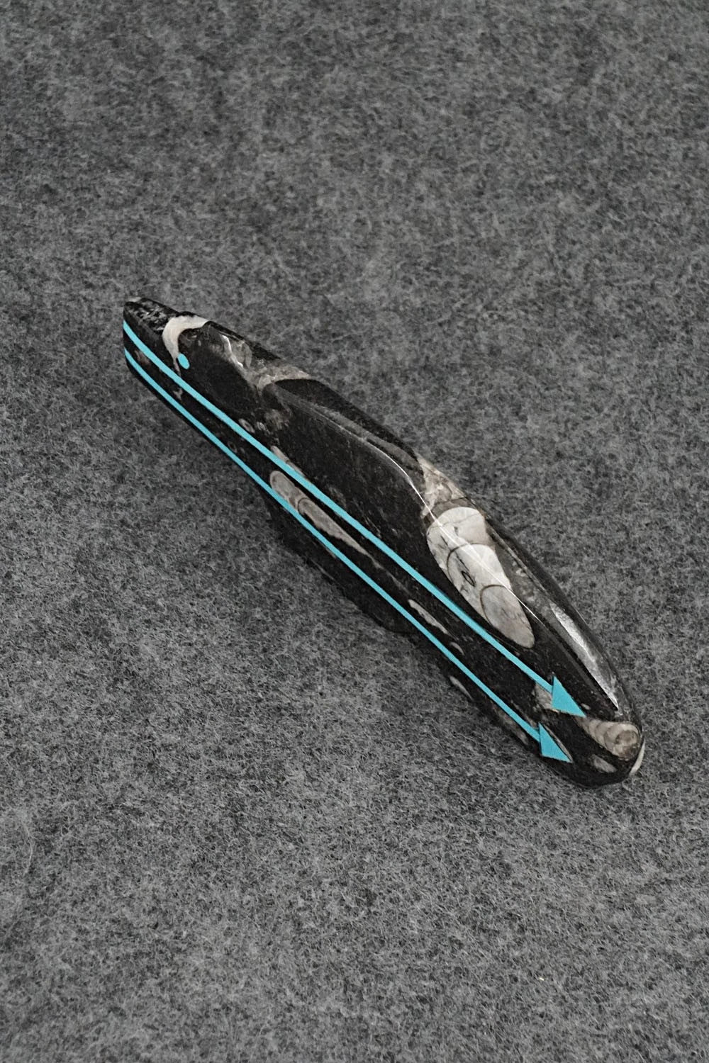 Bear Zuni Fetish Carving - Bernard Laiwakete