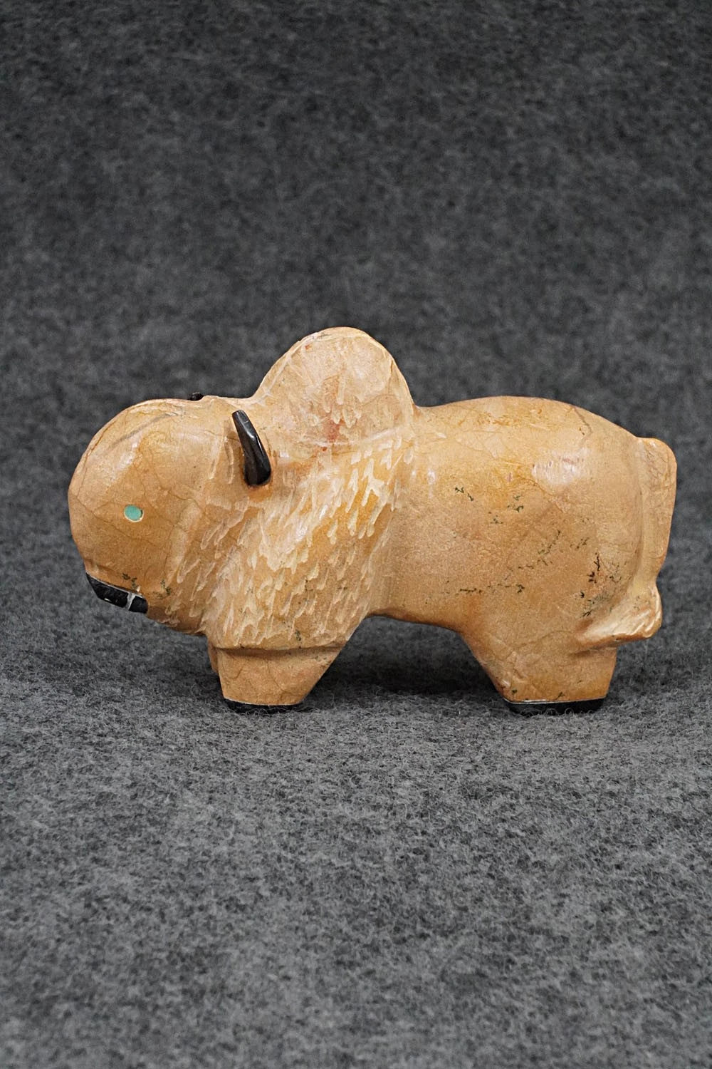 Buffalo Zuni Fetish Carving - Freddie Leekya