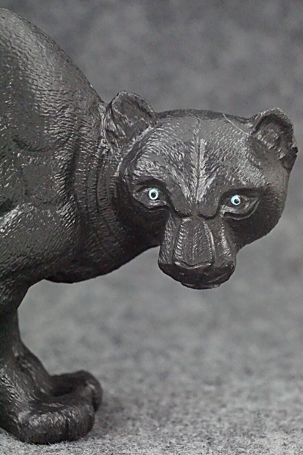 Mountain Lion Zuni Fetish Carving - Travis Lasiloo