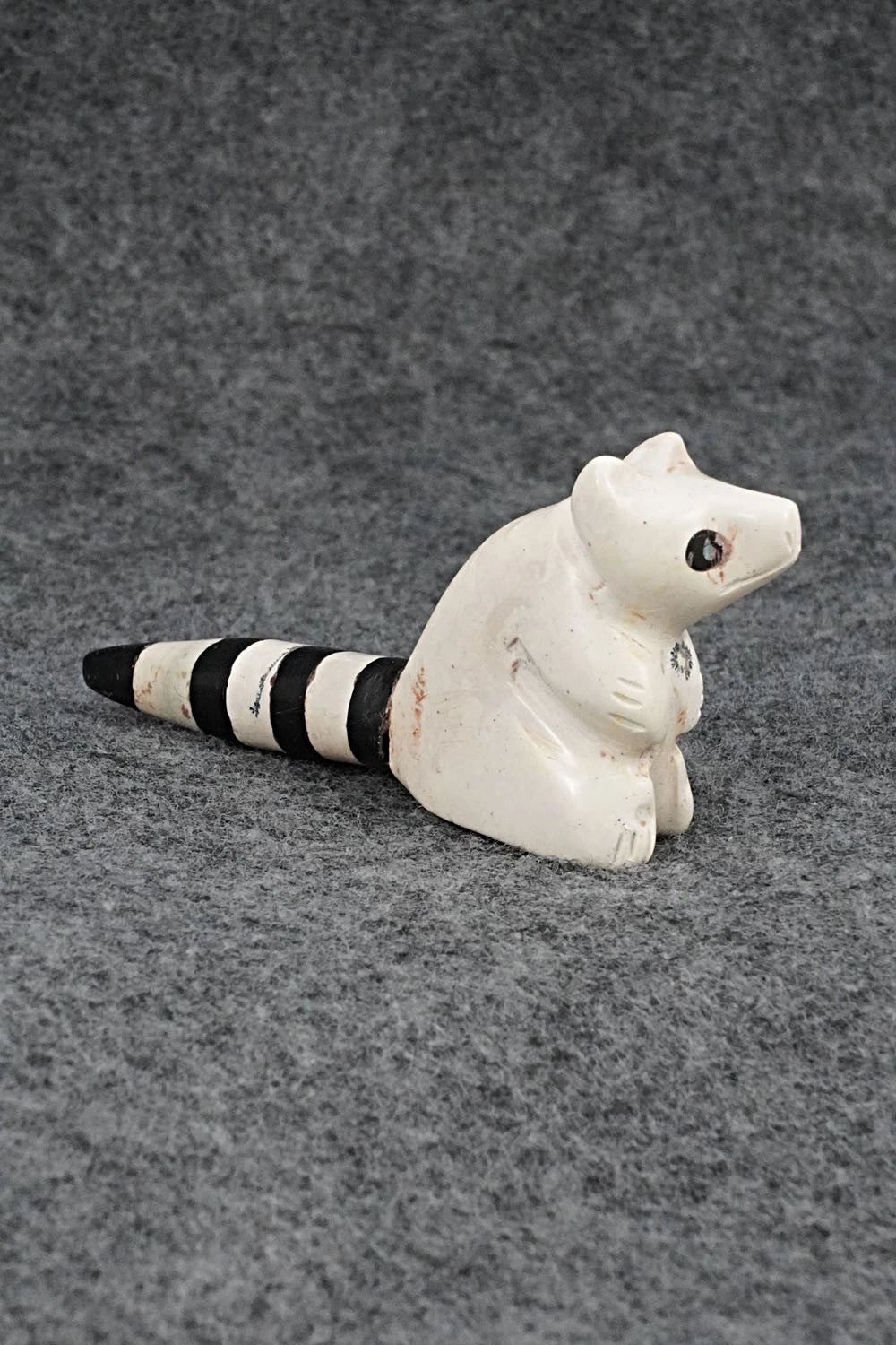 Raccoon Zuni Fetish Carving - Justin Red Elk