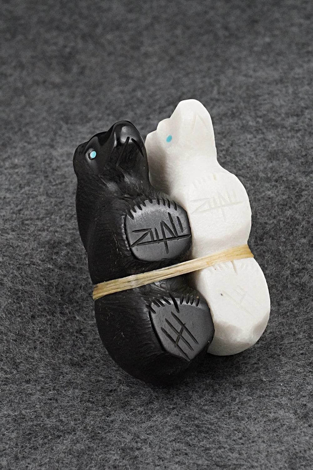 Bear Zuni Fetish Carving - Herb Halate