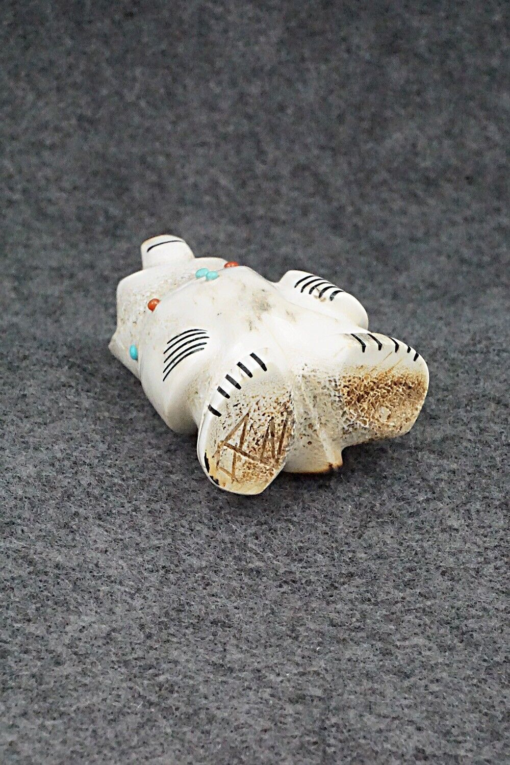 Bear Zuni Fetish Carving - Claudia Peina