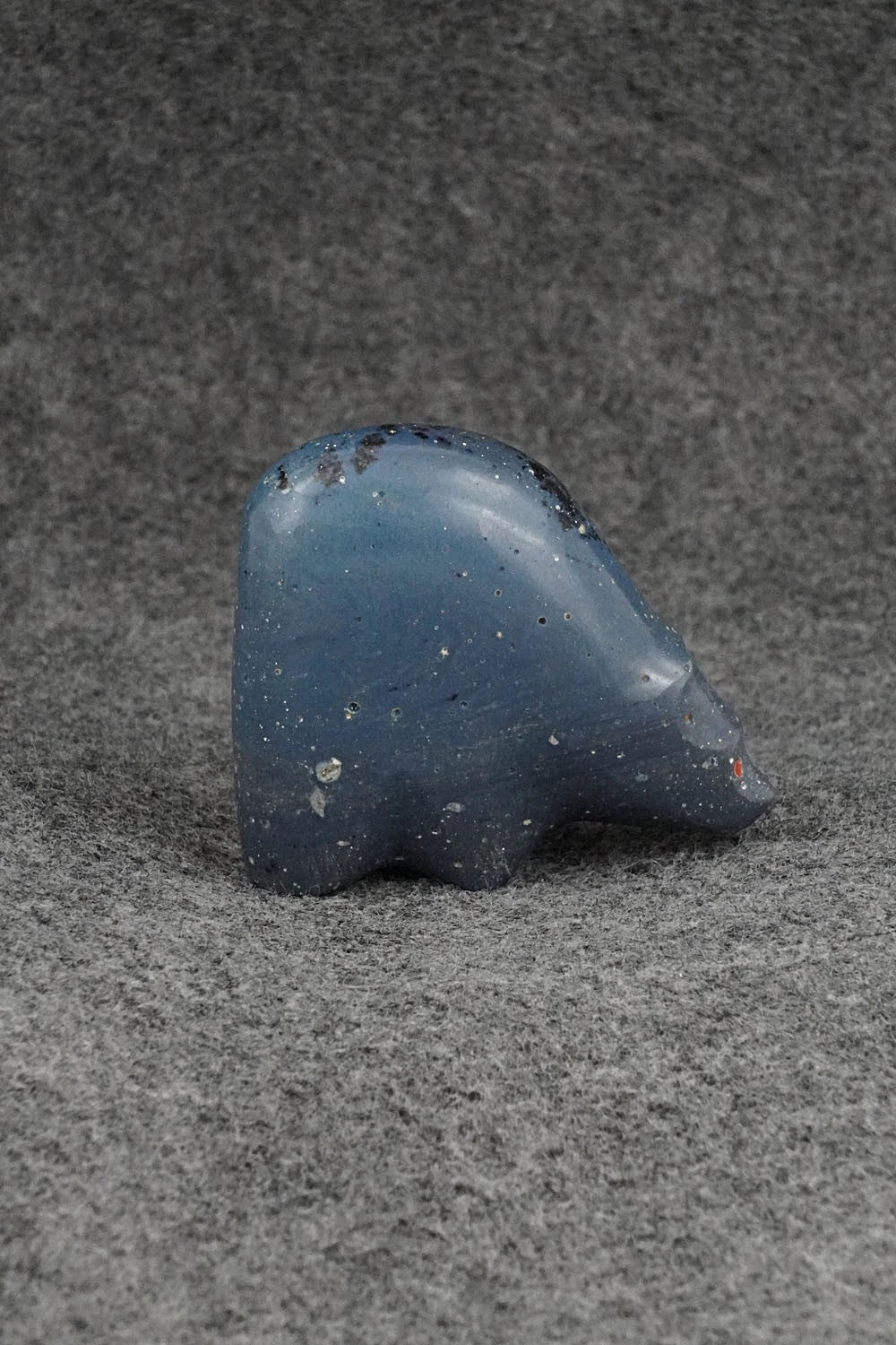 Bear Zuni Fetish Carving - Daphne Quam