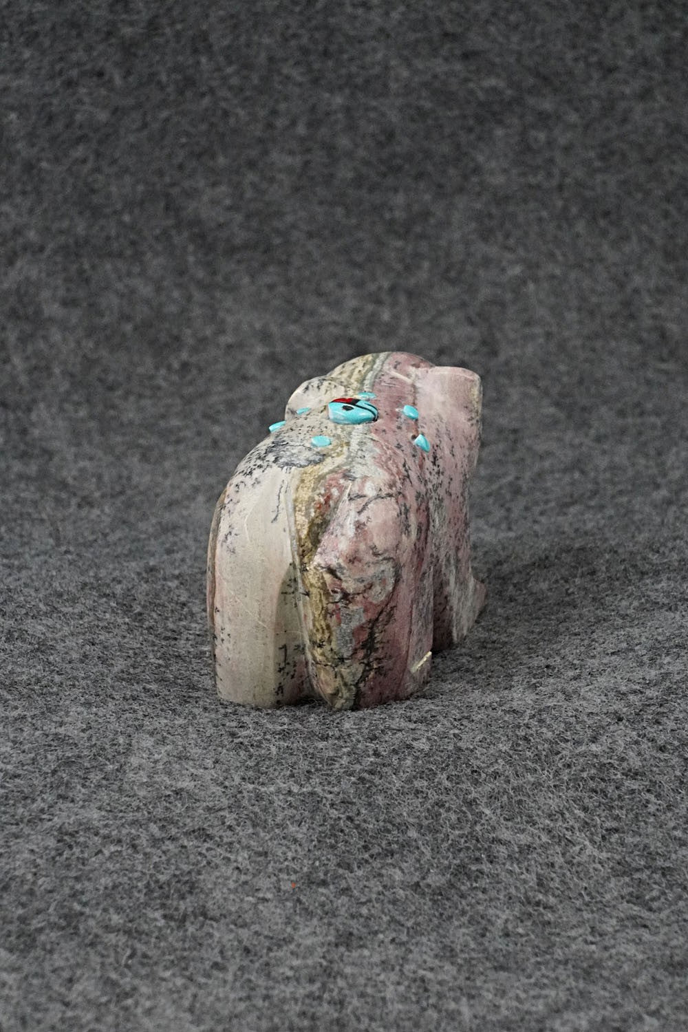 Bear Zuni Fetish Carving - Dannette Laate
