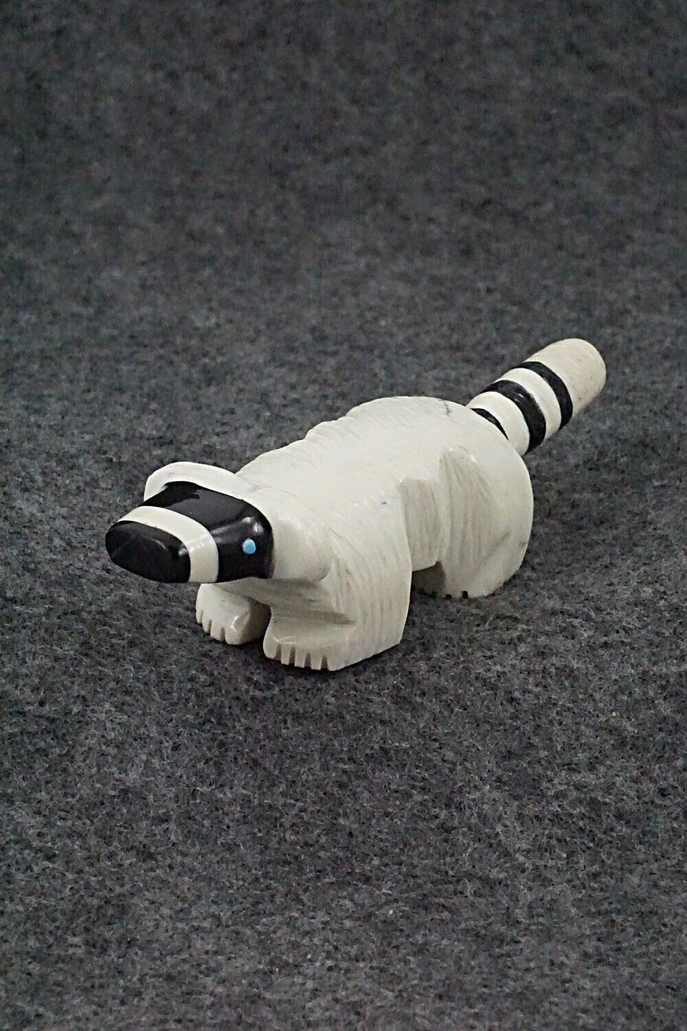 Raccoon Zuni Fetish Carving - Susette Lementino