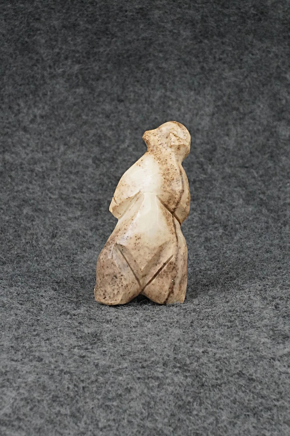 Bear Zuni Fetish Carving - Dannette Laate