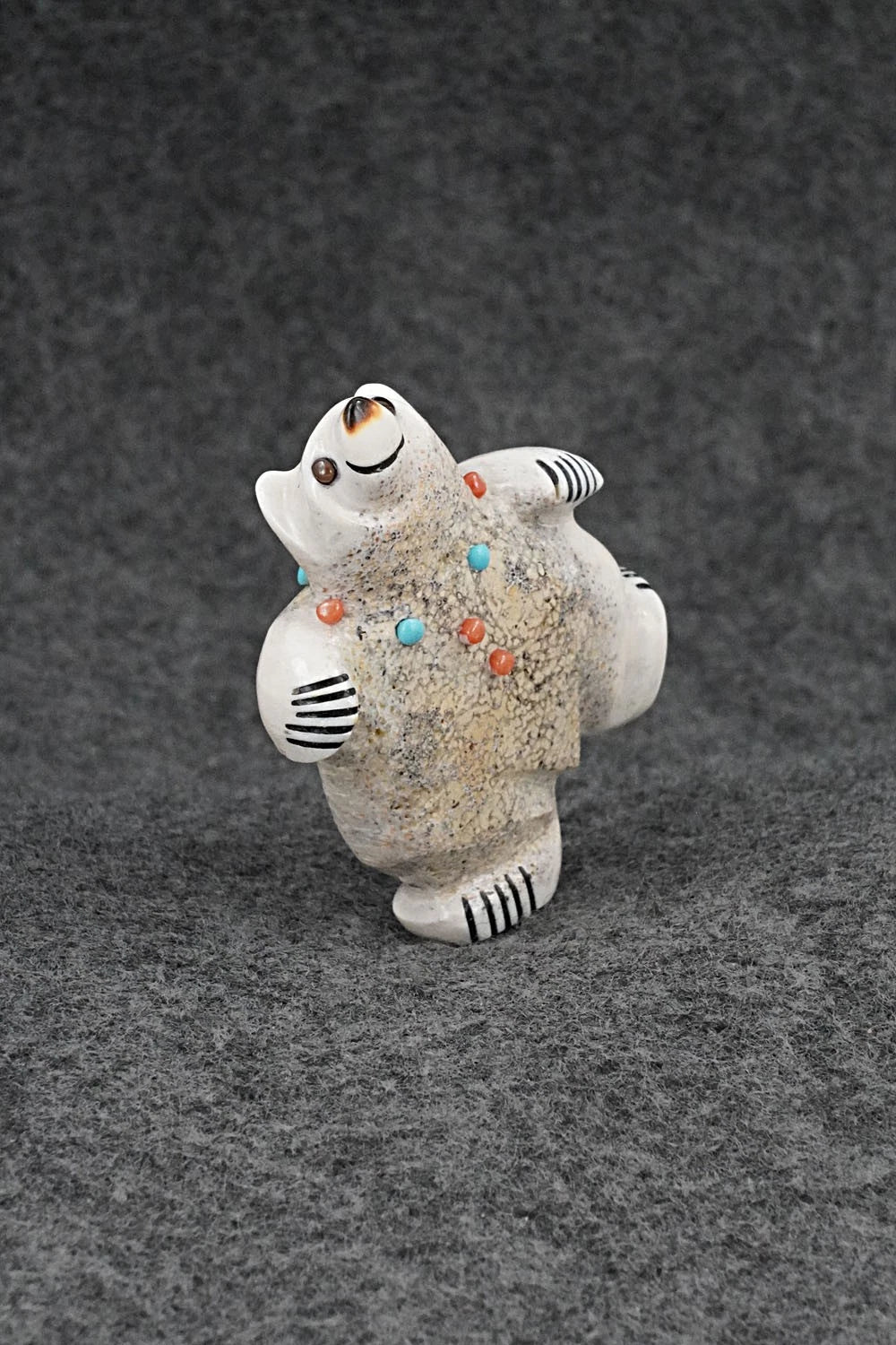 Bear Zuni Fetish Carving - Claudia Peina