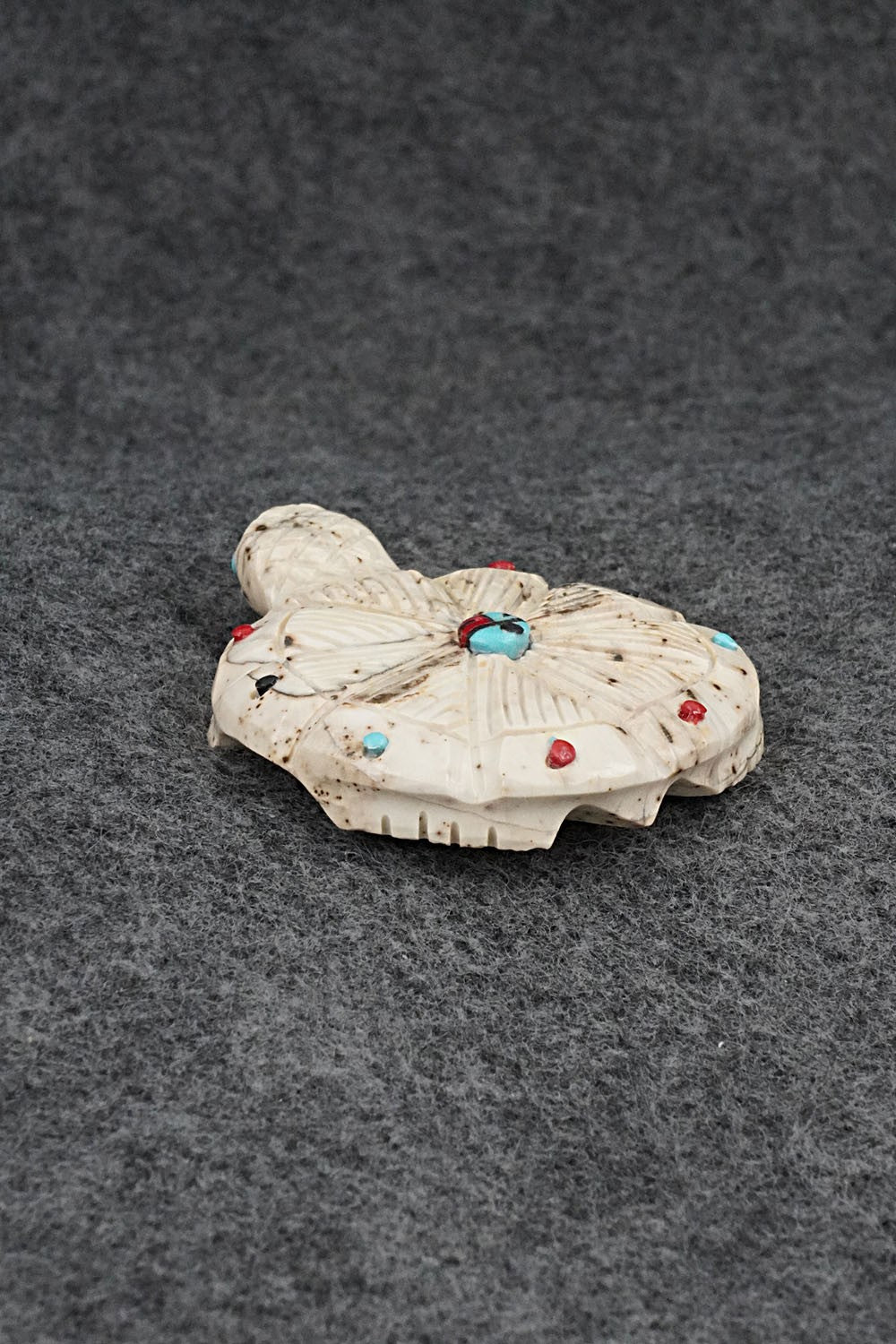 Turtle Zuni Fetish Carving - Dannette Laate