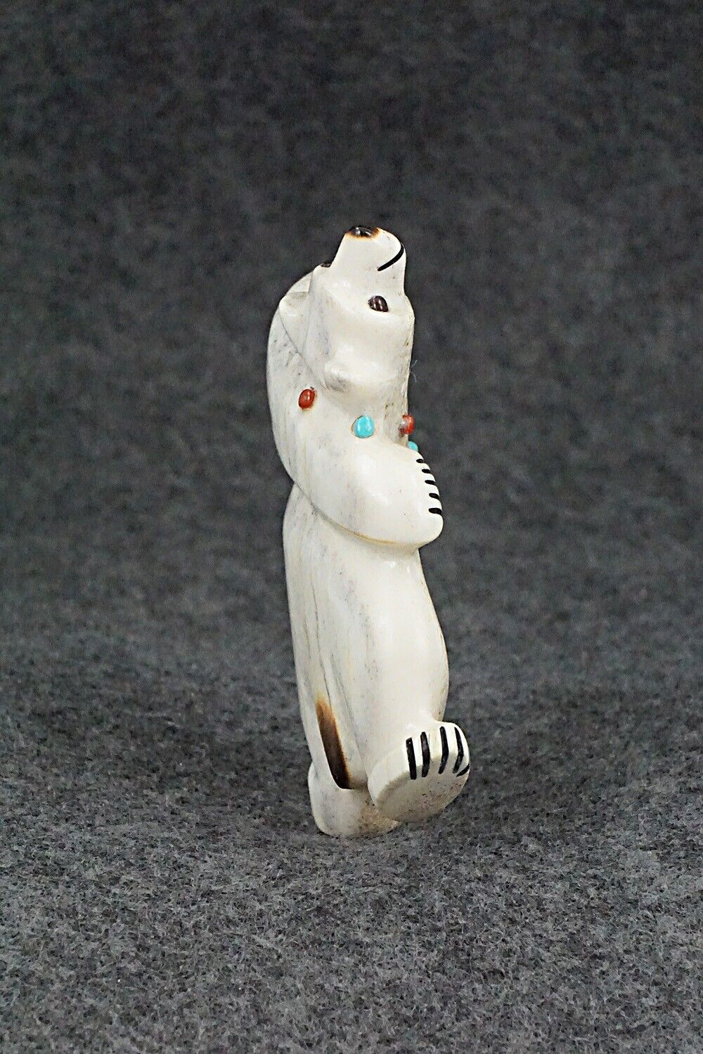 Bear Zuni Fetish Carving - Claudia Peina