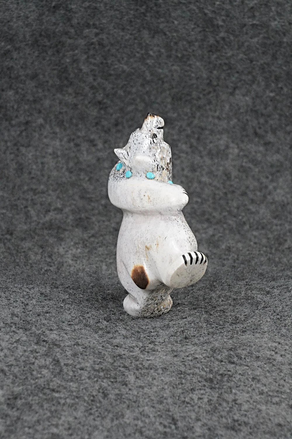 Bear Zuni Fetish Carving - Claudia Peina