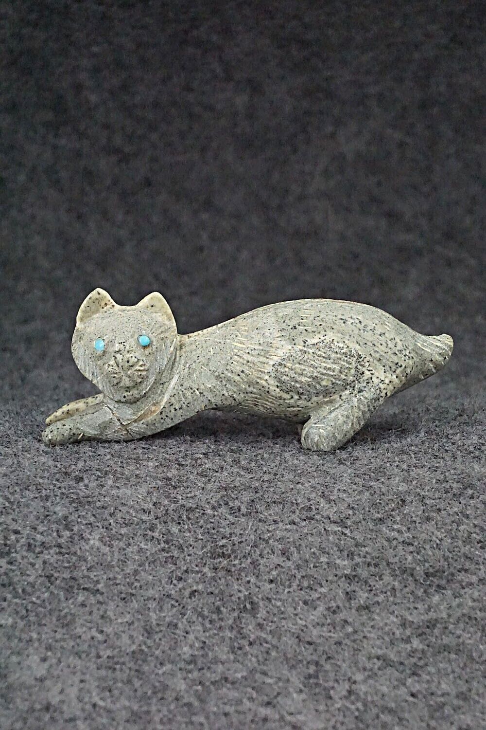 Bobcat Zuni Fetish Carving - Wilfred Cheama