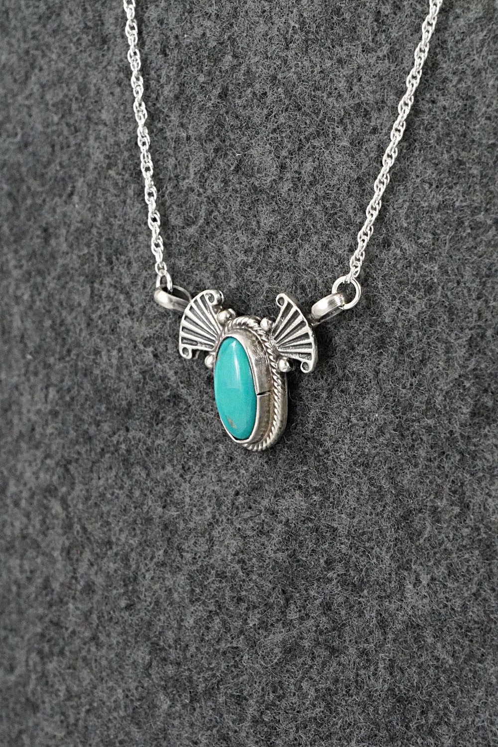 Turquoise & Sterling Silver Necklace - Verley Betone