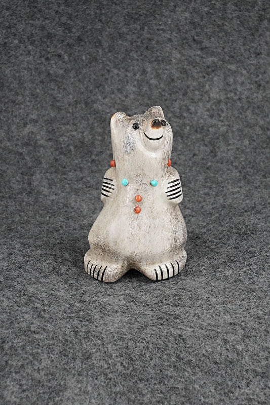 Bear Zuni Fetish Carving - Claudia Peina