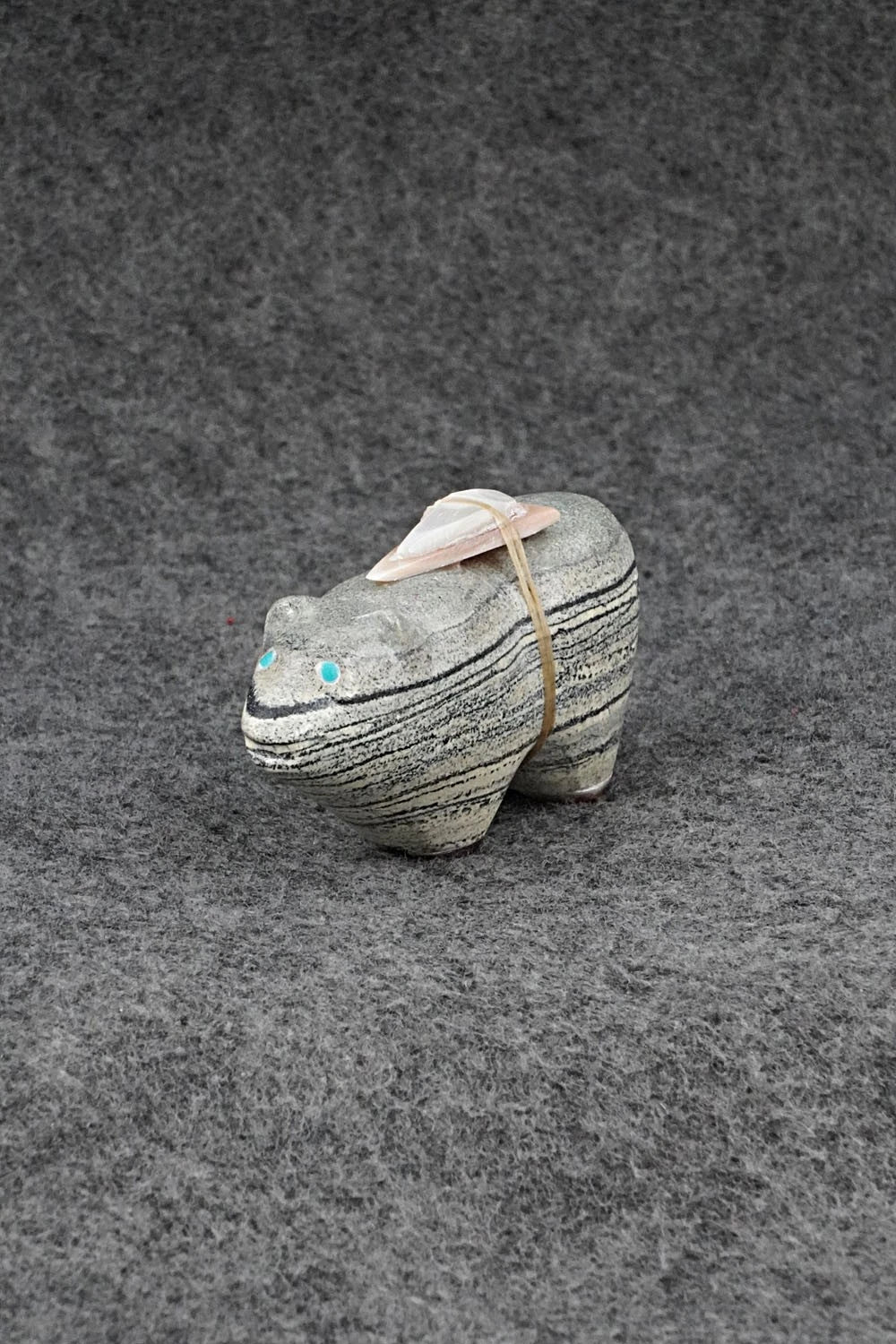 Bear Zuni Fetish Carving - Delvin Leekya