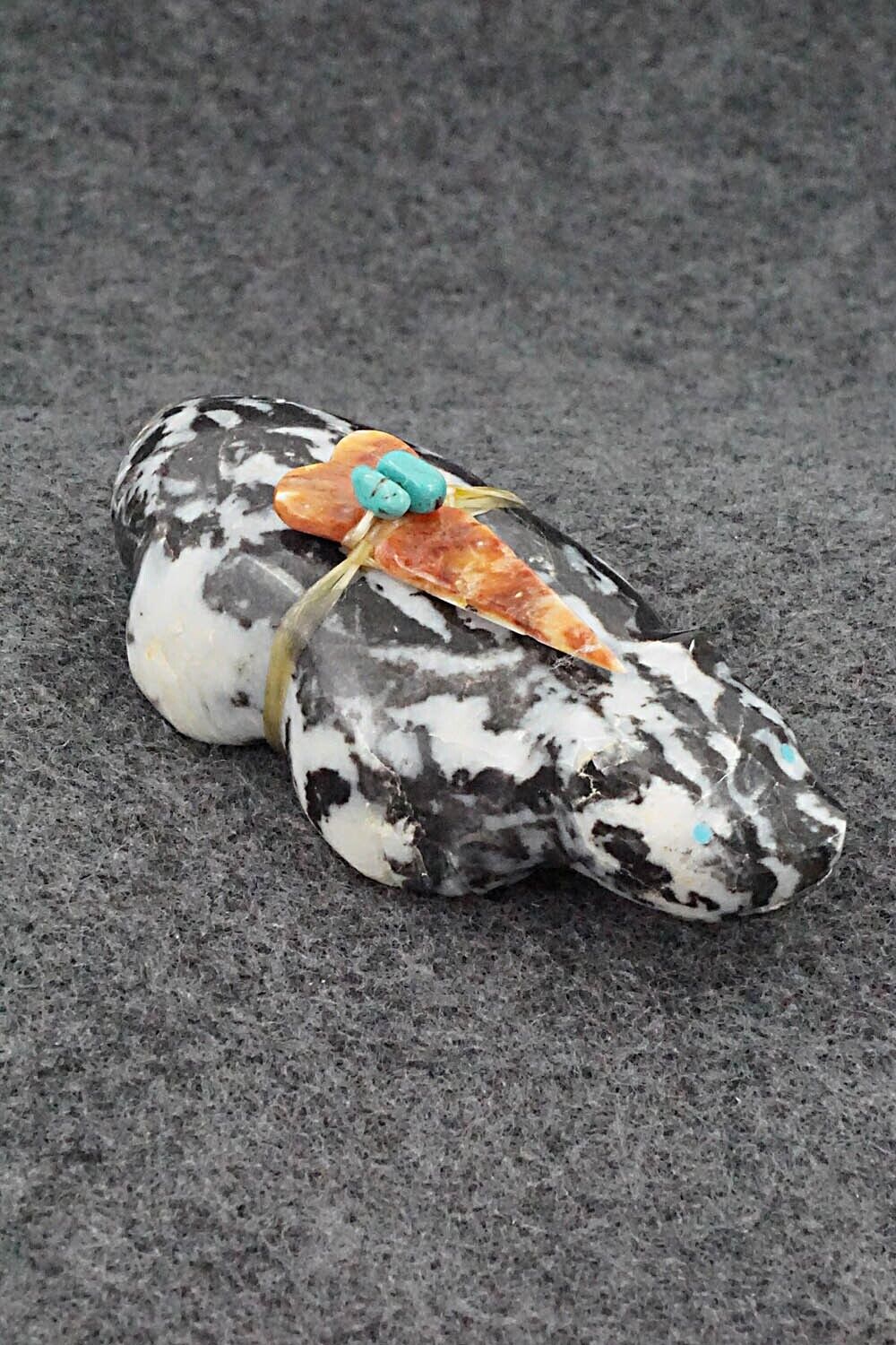 Badger Zuni Fetish Carving - Daphne Quam
