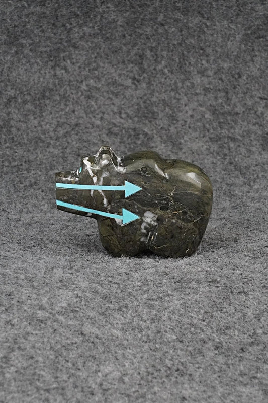 Bear Zuni Fetish Carving - Bernard Laiwakete