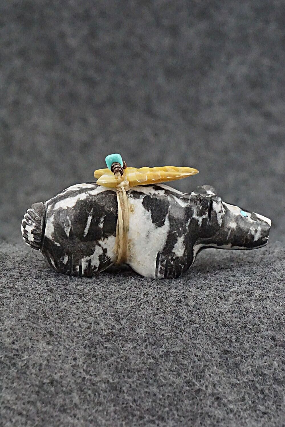 Bear Zuni Fetish Carving - Peter Gasper