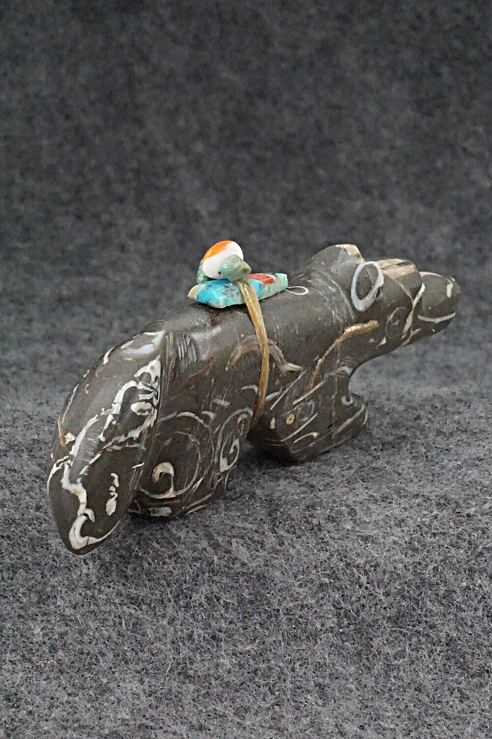 Wolf Zuni Fetish Carving - Donovan Laiwakete