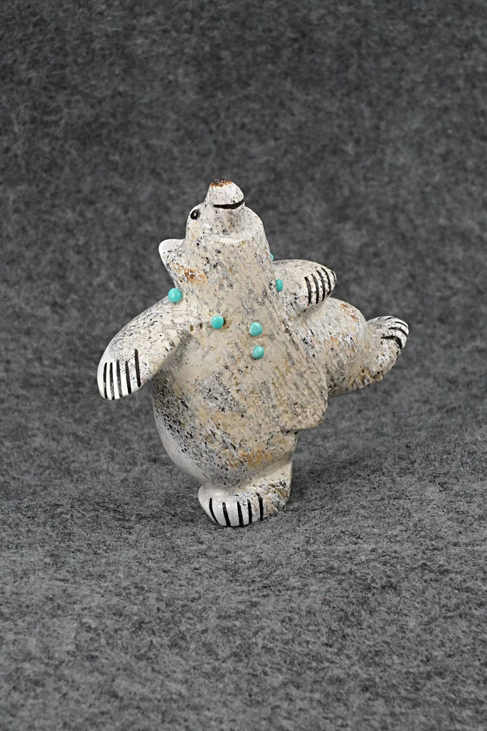 Bear Zuni Fetish Carving - Claudia Peina
