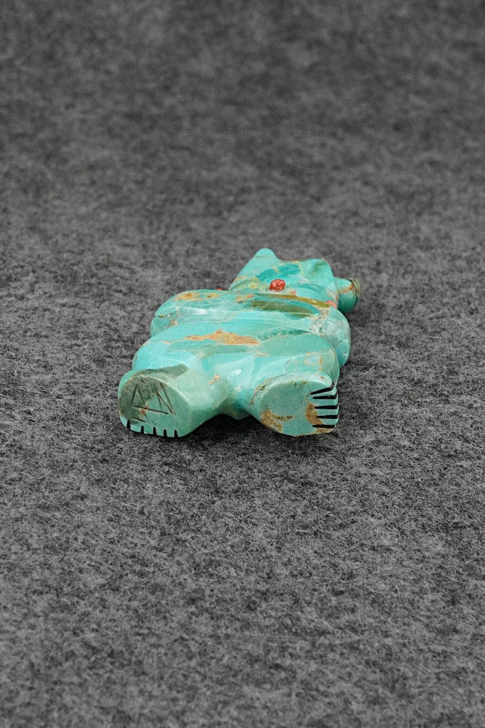 Bear Zuni Fetish Carving - Claudia Peina