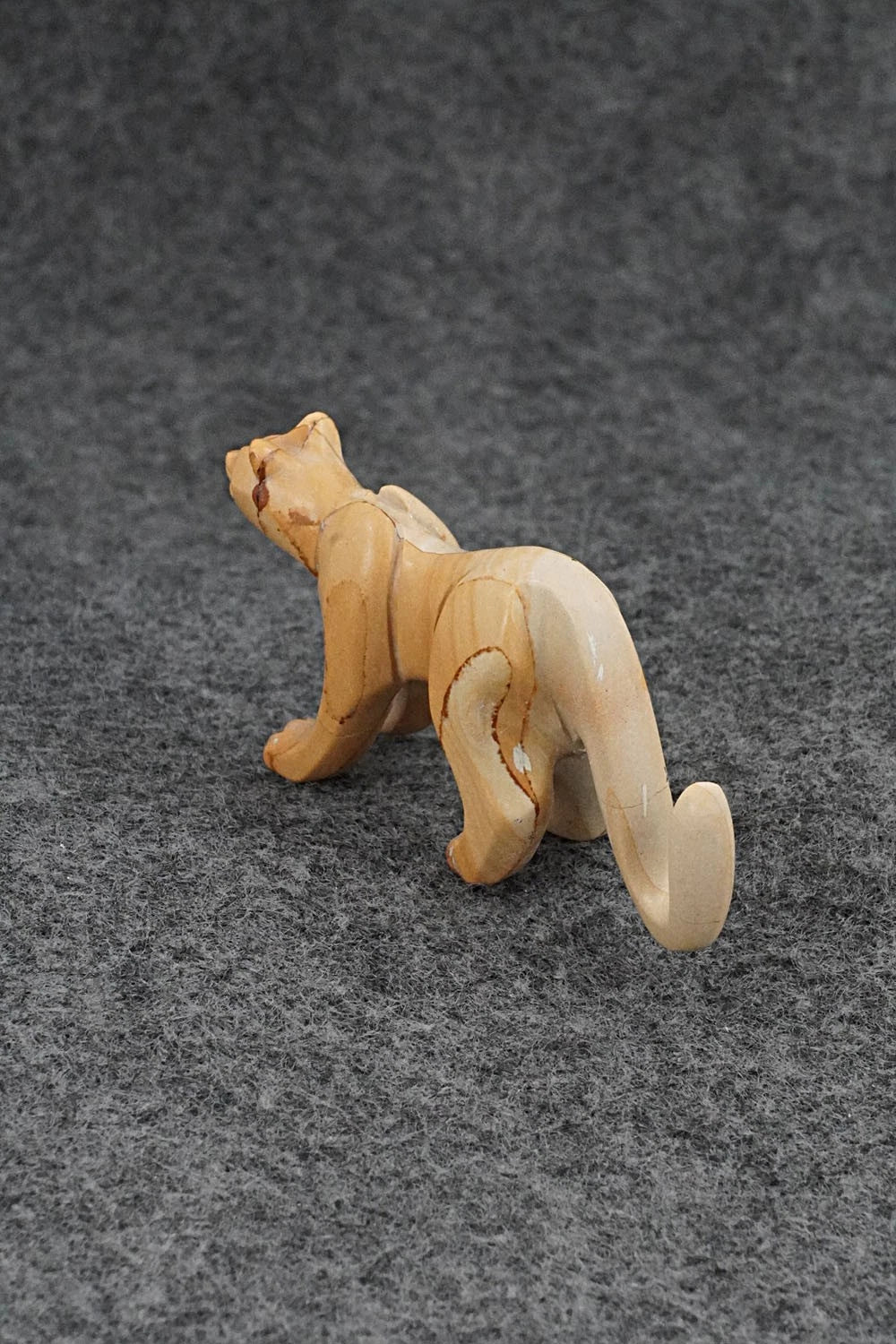 Mountain Lion Zuni Fetish Carving - Hiram Peynetsa